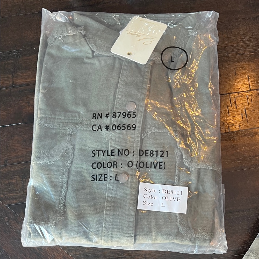 Elan Khaki Utility Jacket with Rock & Roll Patch size available Large and Medium - Picture 10 of 13